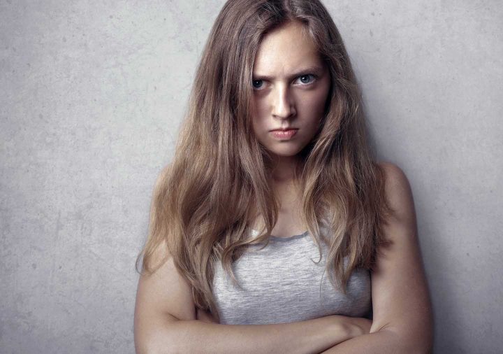 Een woedende vrouw - Foto door Andrea Piacquadio van Pexels