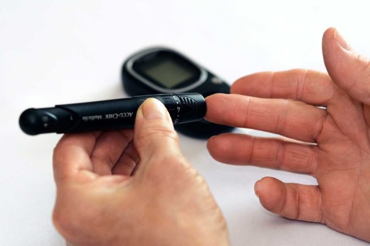 Diabetes test - Foto door PhotoMIX Company van Pexels
