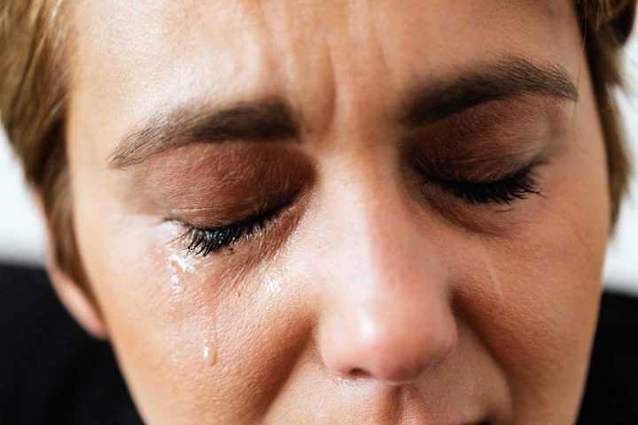 Een huilende dame - Foto door Karolina Grabowska van Pexels
