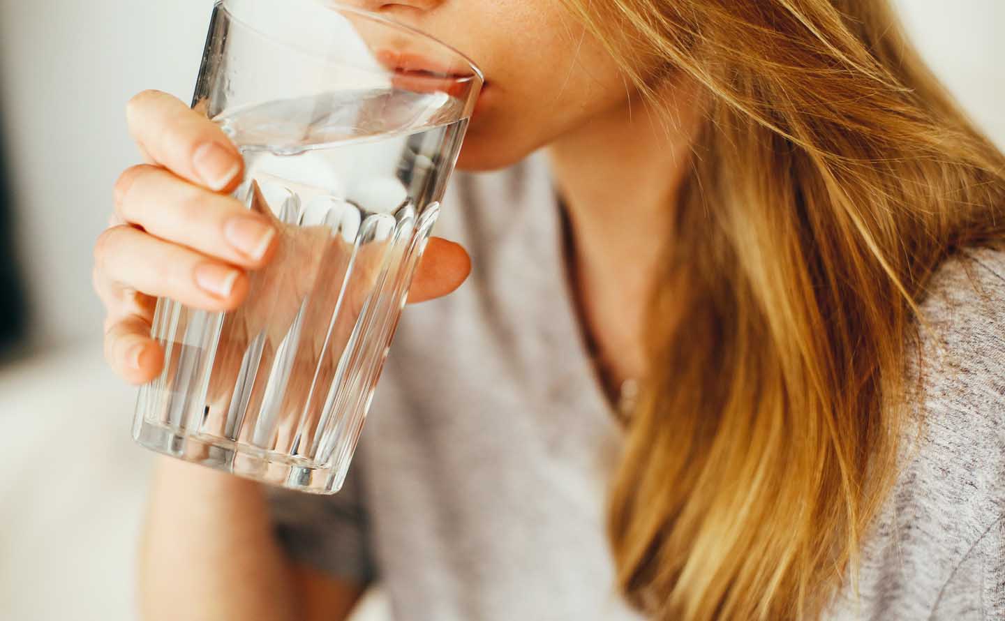 Water drinken voorkomt nierstenen - Foto door Daria Shevtsova van Pexels