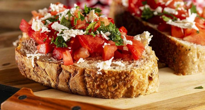 Een licht geroosterd brood voor het avondeten