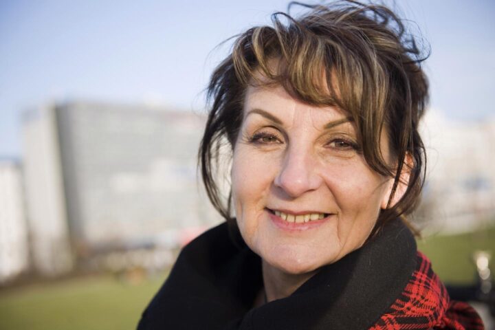 Een stralende vrouw met een gezond zelfbeeld