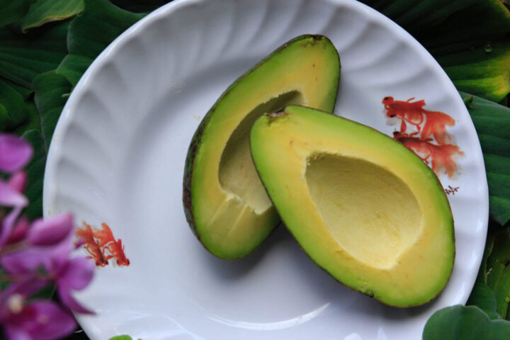 Een smakelijke gesneden avocado